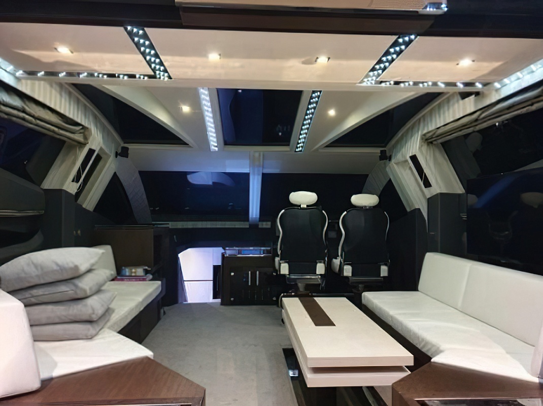 Galeon 700 Skydeck